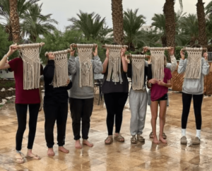 חוטים של תקווה: הסדנאות שמסייעות ומחזקות את ילדי העוטף | כתבה ב-YNET